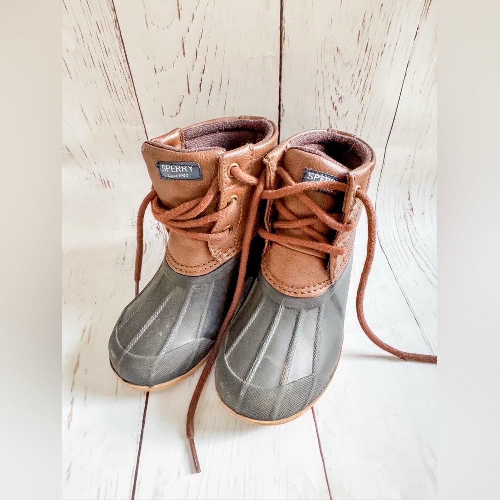 Sperry Port Boot Boys, US Size 8M, Tan/Brown Duck Boots Boat Shoes, Rain Boots